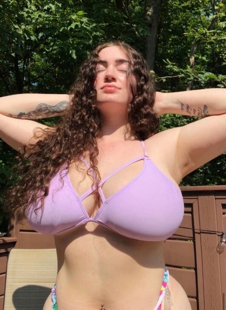 スペードのクイーン オンリーファンズ えろ 写真