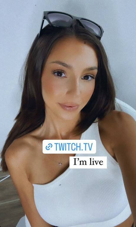 老婦人オンリーファンズ ポルノ 画像