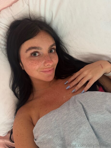 Ally1kenobi HDスター 写真