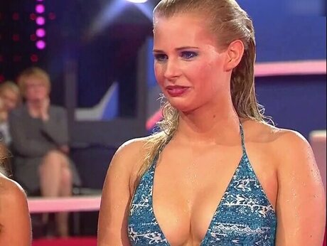 曲線美のxxx オンリーファンズ 裸 画像