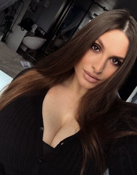 Nastya Blinova 独占女優 ギャラリー