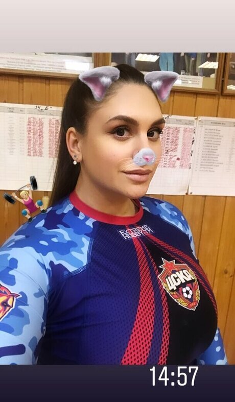 Nastya Blinova セクシーなポルノスター 画像