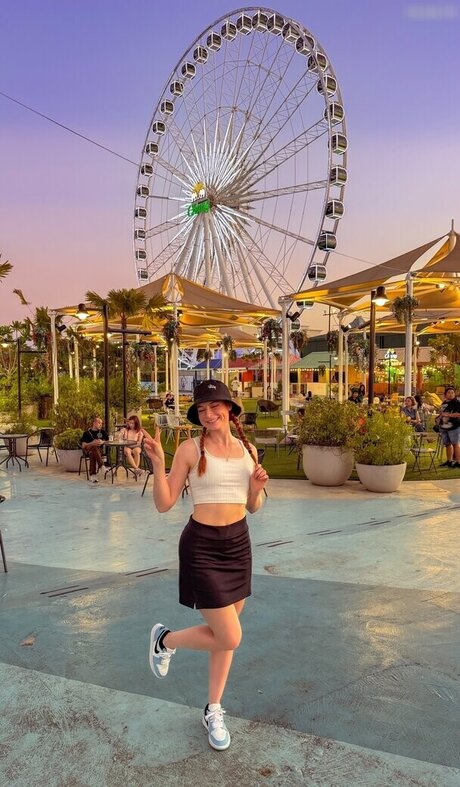 ボディビルダーヌードオンリーファンズ ヌード 写真