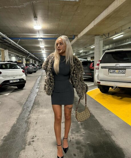 69フェラチオオンリーファンズ パーフェクト 写真