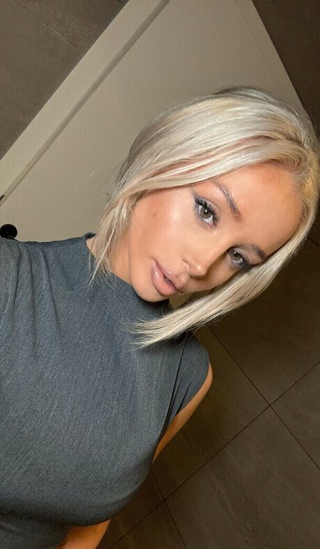 Brynhildurgunnlaugs 独占ポルノスター 画像