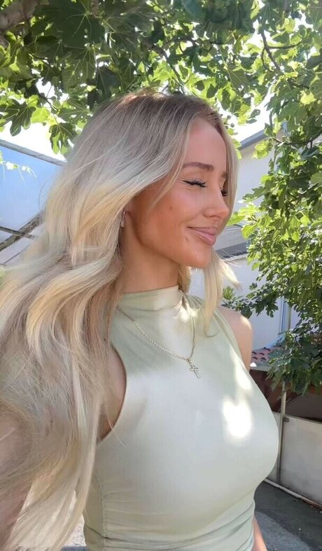 Brynhildurgunnlaugs アート女優 写真