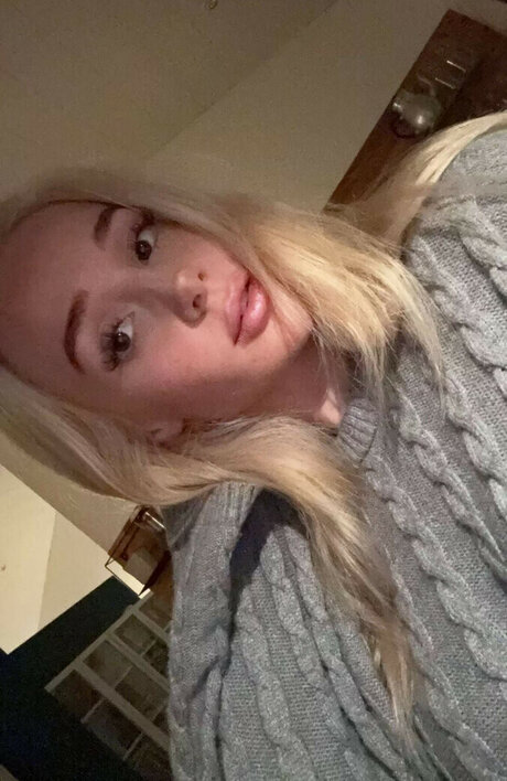 Brynhildurgunnlaugs ヌードモデル 画像