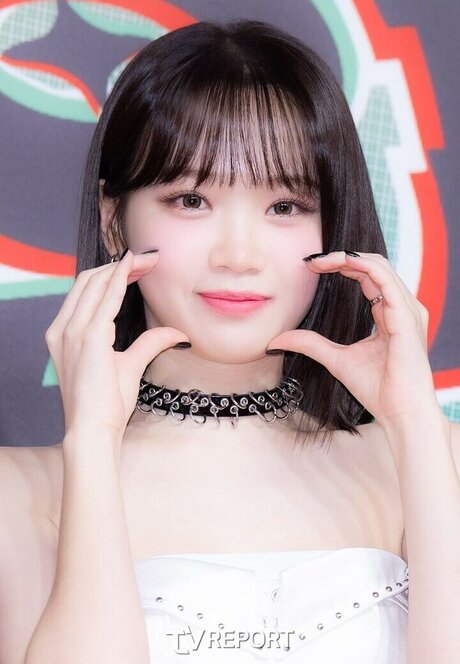 Kim Chaewon ポルノスター 独占 画像