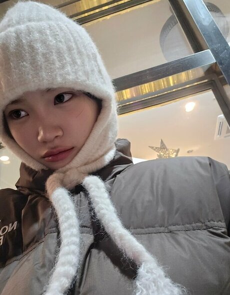 Kim Chaewon セクシーなポルノスター 画像