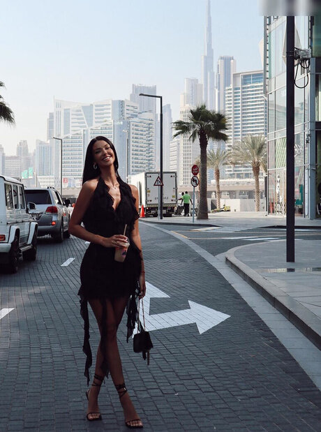 金髪の顔射オンリーファンズ 無料エロ 画像