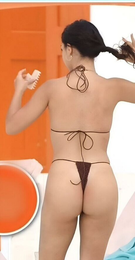 アジア人ニューハーフオンリーファンズ セクシーヌード 写真