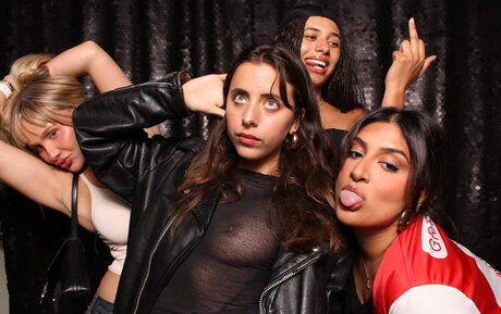 黒人3P オンリーファンズ エロチック 画像