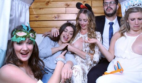 ティーンレズビアンオンリーファンズ パーフェクト 写真