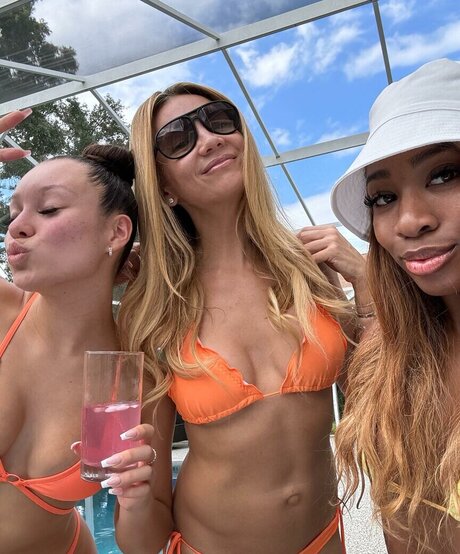 黒檀の指入れオンリーファンズ 無料ヌード 画像