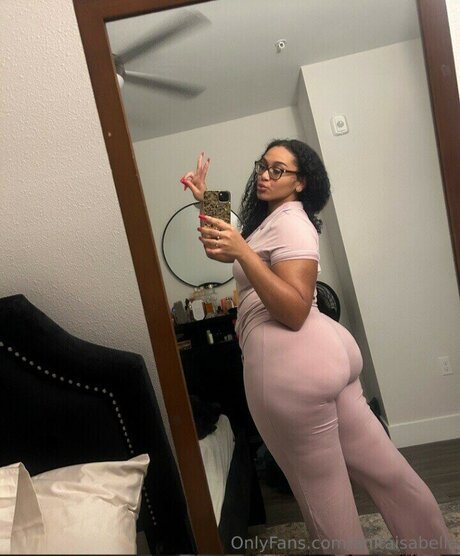 セクシーなブルネットのオンリーファンズ アートxxx 写真