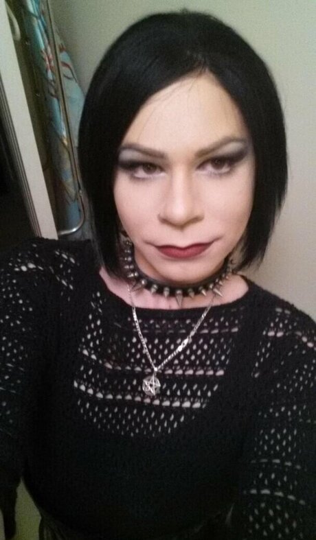 Akumalamprey アダルトモデル 写真