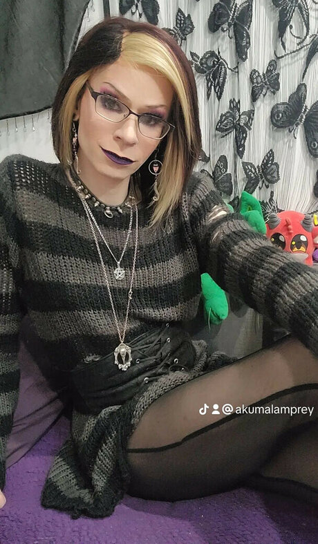 Akumalamprey ポルノスター 裸 画像