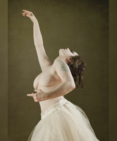 Niki Dysnomia セクシーなスター ギャラリー