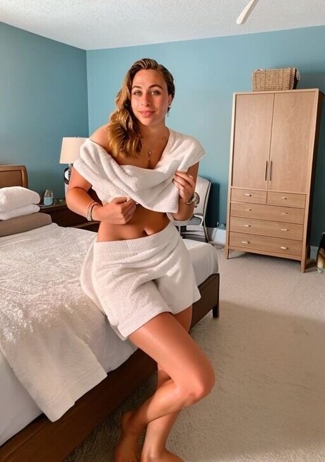 大きなプッシー唇オンリーファンズ エロ 写真