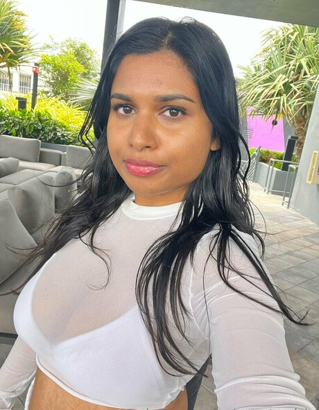 ポルノオンリーファンズ ホットヌード 写真