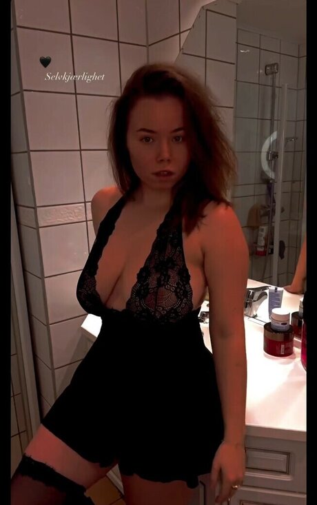 Jana Kristina Heiland セックスモデル 写真