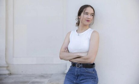 Lena Schilling ポルノスター エロティック 画像