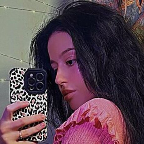 尖ったおっぱいオンリーファンズ アート裸 写真