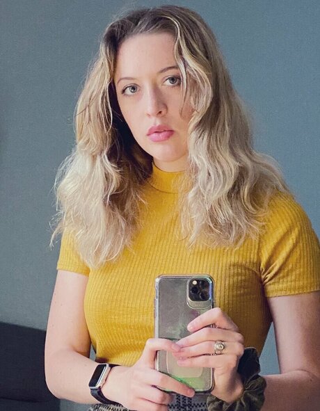 スターティーンオンリーファンズ ポルノ ギャラリー