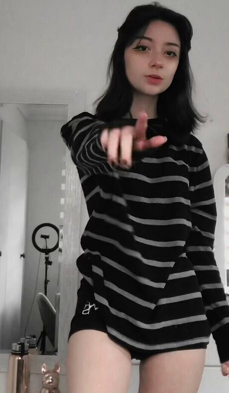 金髪の筋肉オンリーファンズ 無料裸 写真