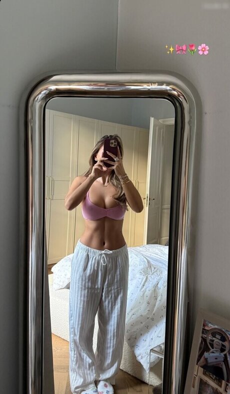 Adorable Caro ポルノスター 無料 ギャラリー