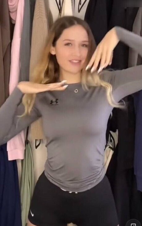 Wieke 独占モデル 写真