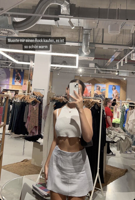 Wieke xxx女優 ギャラリー