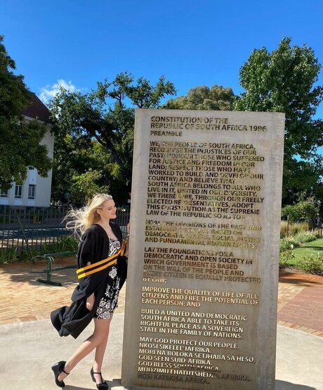 Thea Booysen セックス女優 画像