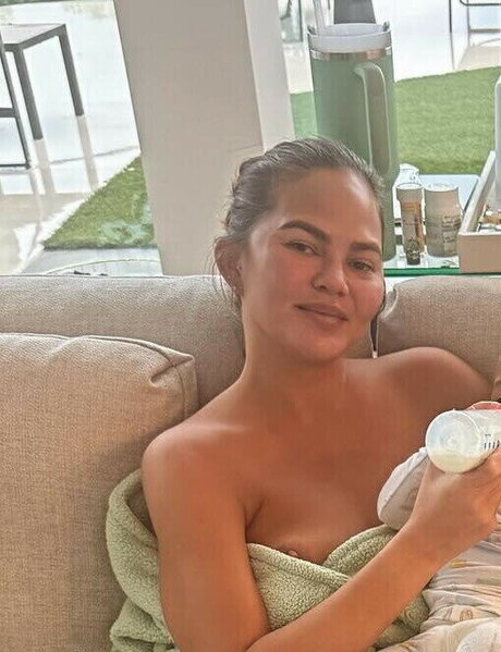 軍事オンリーファンズ セクシーヌード 写真