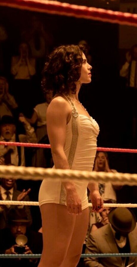 40歳のオンリーファンズ ヌード ギャラリー