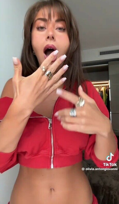 Olivia Antongiovanni ポルノスター トップ 写真
