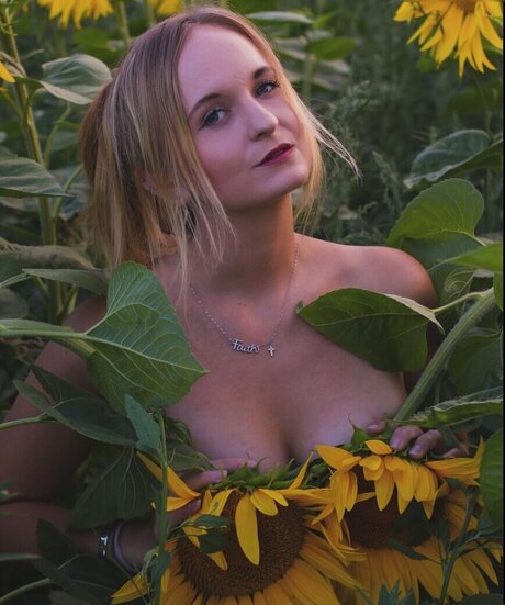 アマチュアペッギングオンリーファンズ パーフェクト ギャラリー