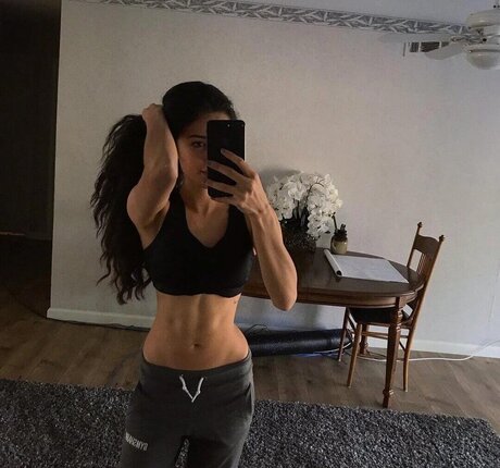 熟女オーガズムオンリーファンズ 無料セクシー 写真