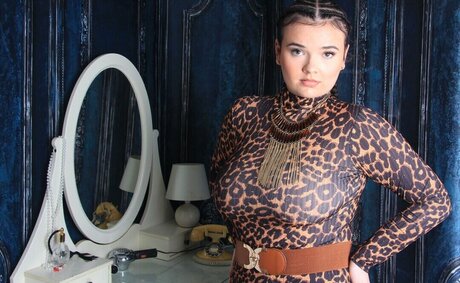 Katieexo134 セックス女優 写真