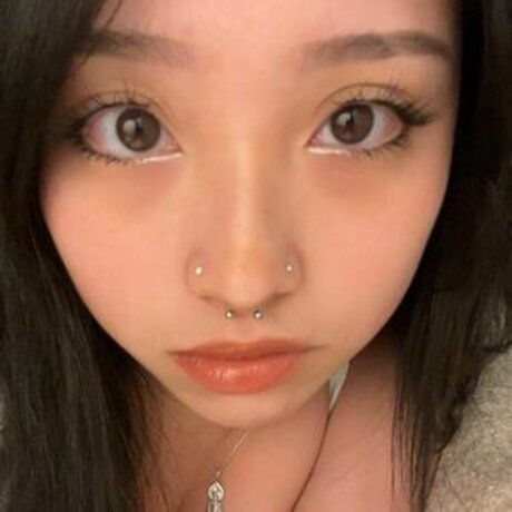 Violetngyn ポルノスター HD ギャラリー