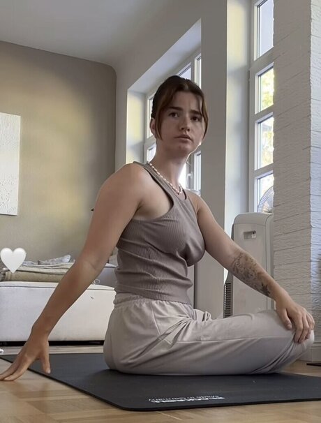 巨乳で痩せているオンリーファンズ ホット ギャラリー