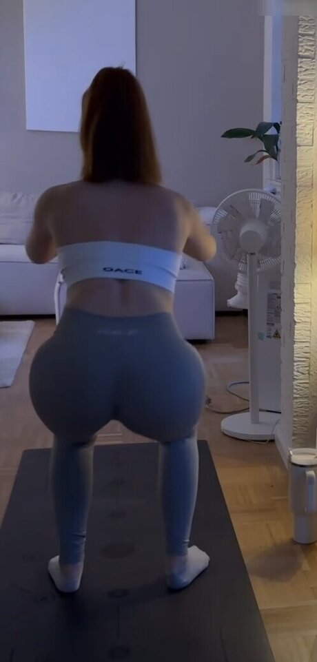 Julia Schulze かわいいポルノスター ギャラリー