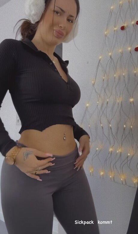 巨乳カップルオンリーファンズ 美しい 写真