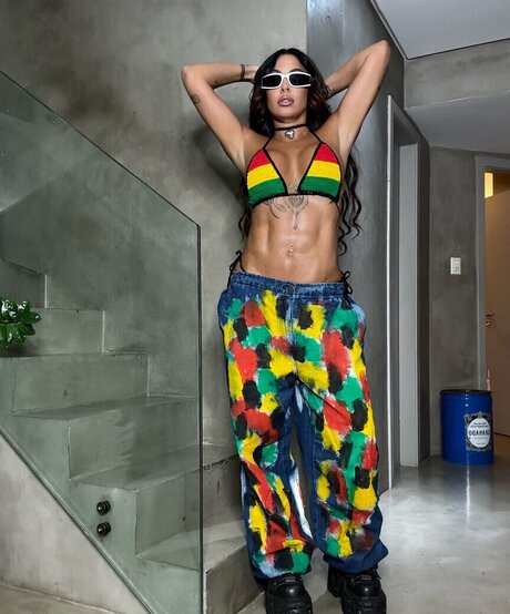 Alinne Rosa アート女優 写真