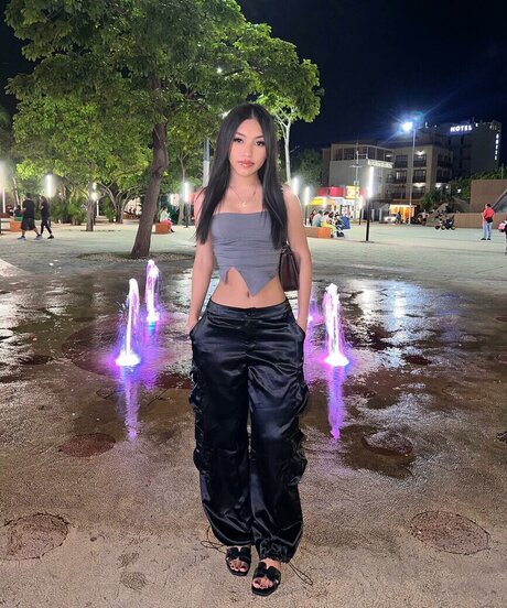 肉厚熟女オンリーファンズ 無料ヌード 写真