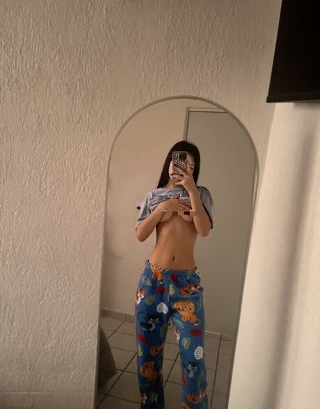 VIPヌードオンリーファンズ 裸 写真