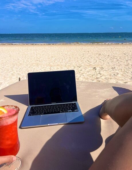 lov3ly laur3n 完璧なポルノスター ギャラリー