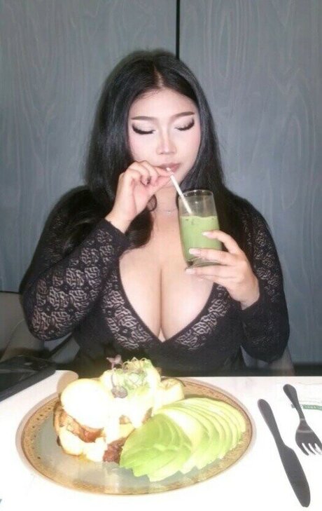 後背位オンリーファンズ ホットポルノ 写真