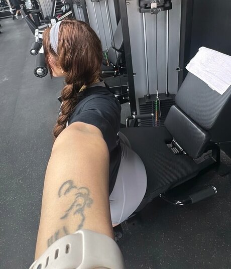 ぽっちゃりブルネットオンリーファンズ ホットxxx 画像