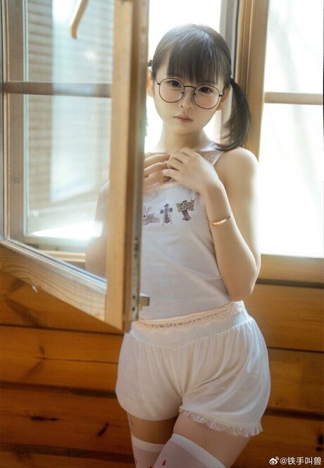 40歳のオンリーファンズ 美しい 画像